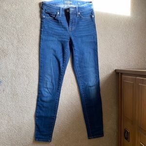 Lucky brand blue jeans